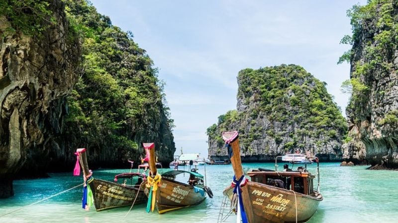 Qatar Airways Phuket Office in Thailand