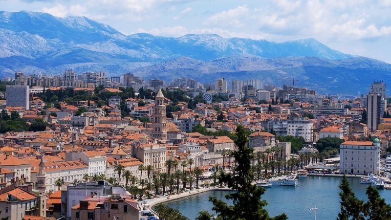 EasyJet Split Office in Croatia