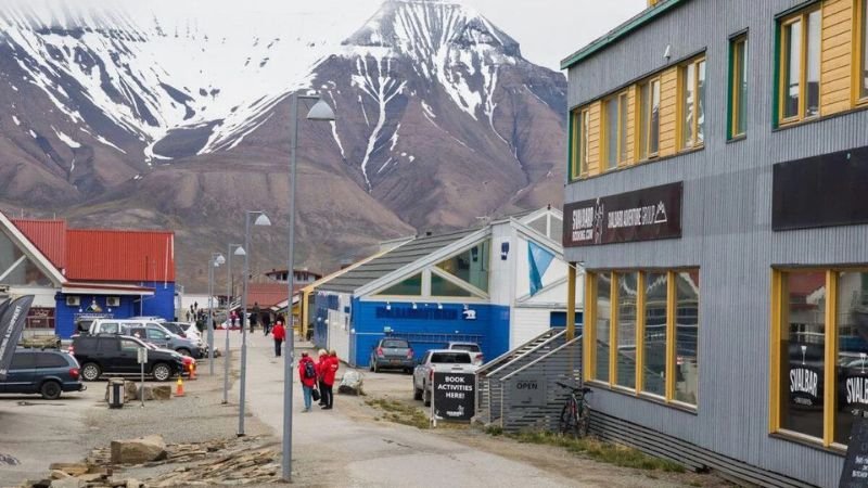 Emirates Airlines Longyearbyen Reservation Office in Norway