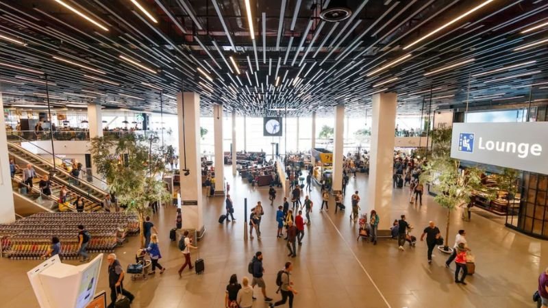 United Airlines AMS Terminal – Amsterdam Airport Schiphol