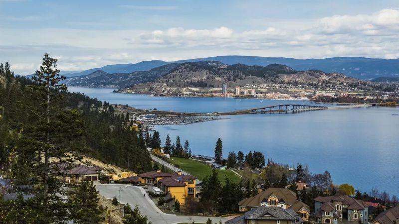 Air Transat Kelowna Office in Canada